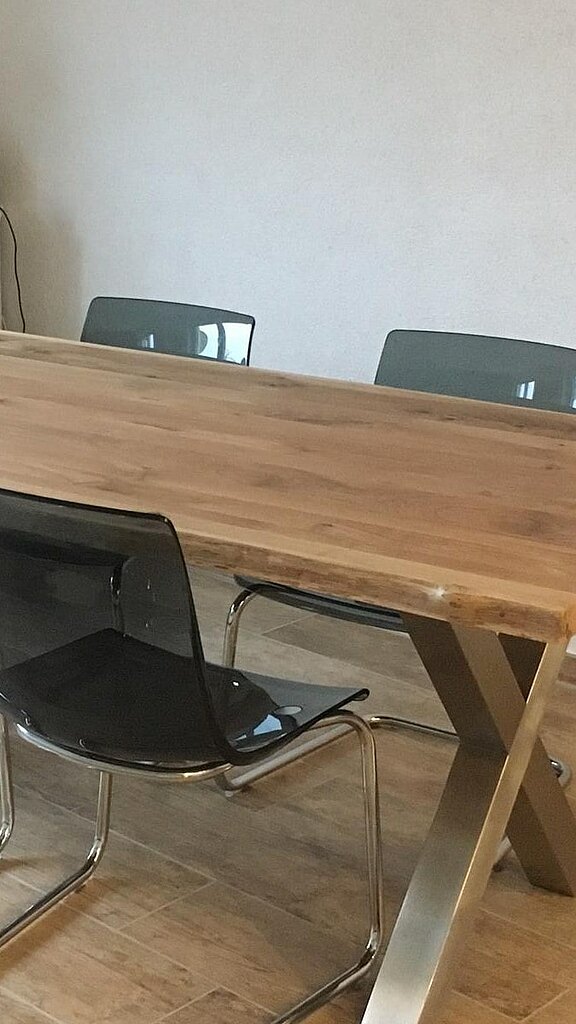Tisch-min.jpg 